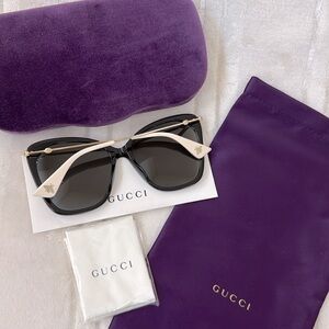 $550 Gucci Cat Eye Black Gold Interlocking GG Bumblebee Sunglasses